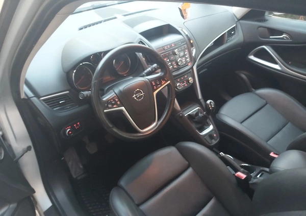 Opel Zafira cena 23400 przebieg: 289500, rok produkcji 2012 z Opatów małe 352